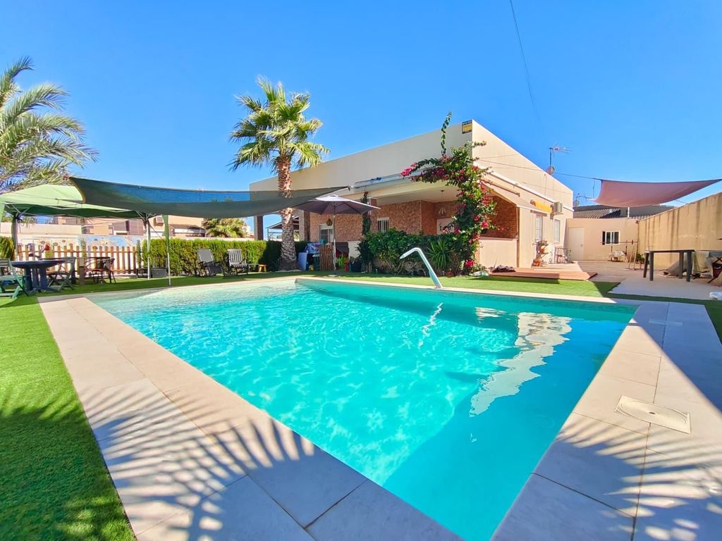 Maison de luxe à vendre à Torrevieja, 430 000 €, Photo 1
