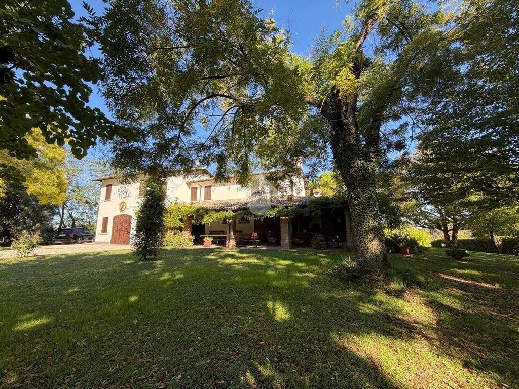 Luxury House for sale in Cesena, 890 000 €, Photo 1