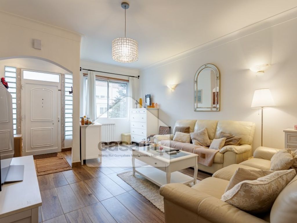 Luxury House for sale in Lisbon, 950 000 €, Photo 1