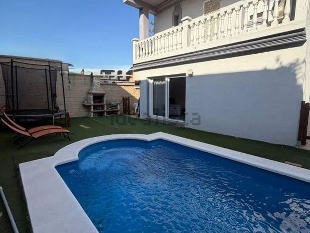 Maison de luxe à vendre à Algeciras, 450 000 €, Photo 1