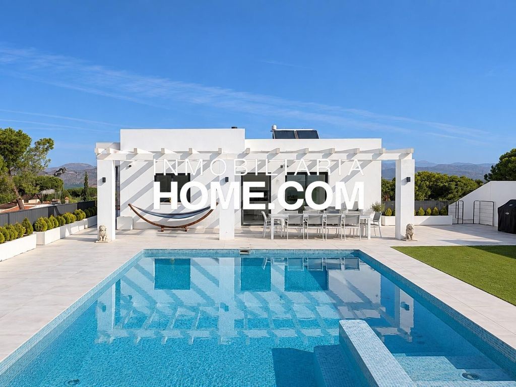 Maison de luxe à vendre à Alhaurín de La Torre, 849 950 €, Photo 1