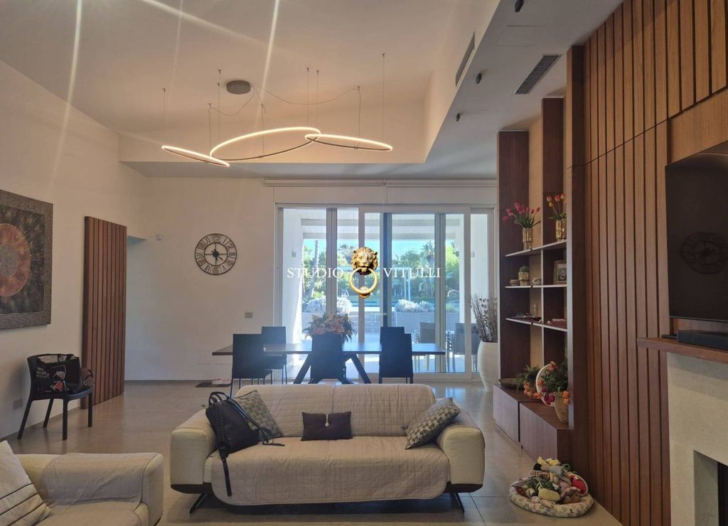 Luxury House for sale in Bari, 1 800 000 €, Photo 5