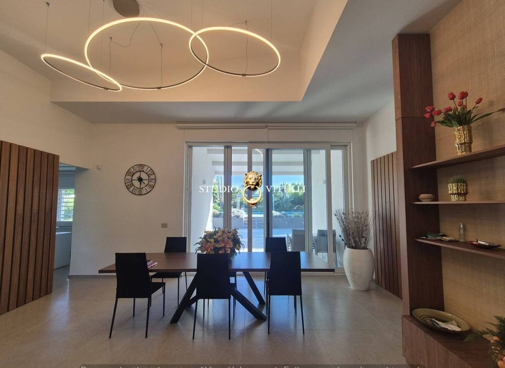 Luxury House for sale in Bari, 1 800 000 €, Photo 6