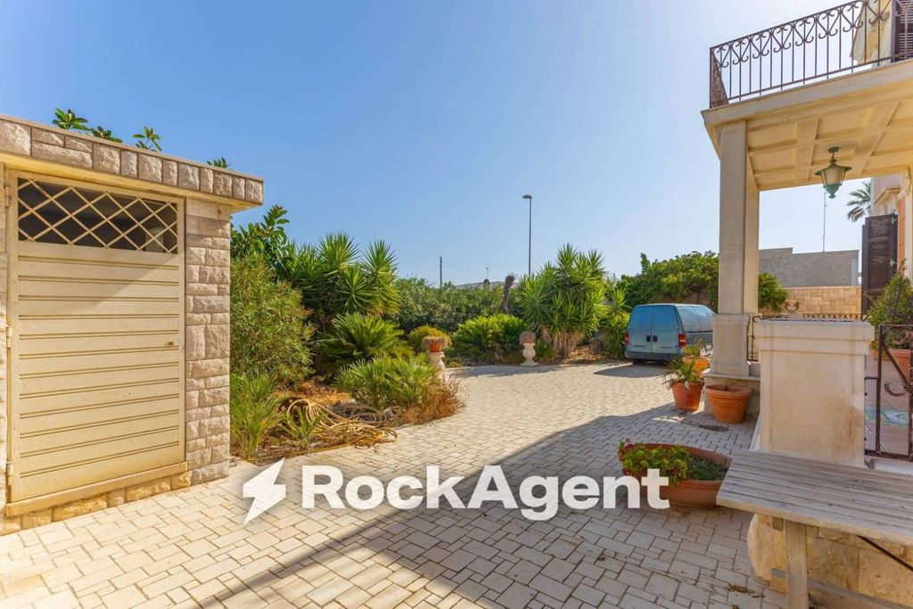 Luxury House for sale in Bari, 900 000 €, Photo 7