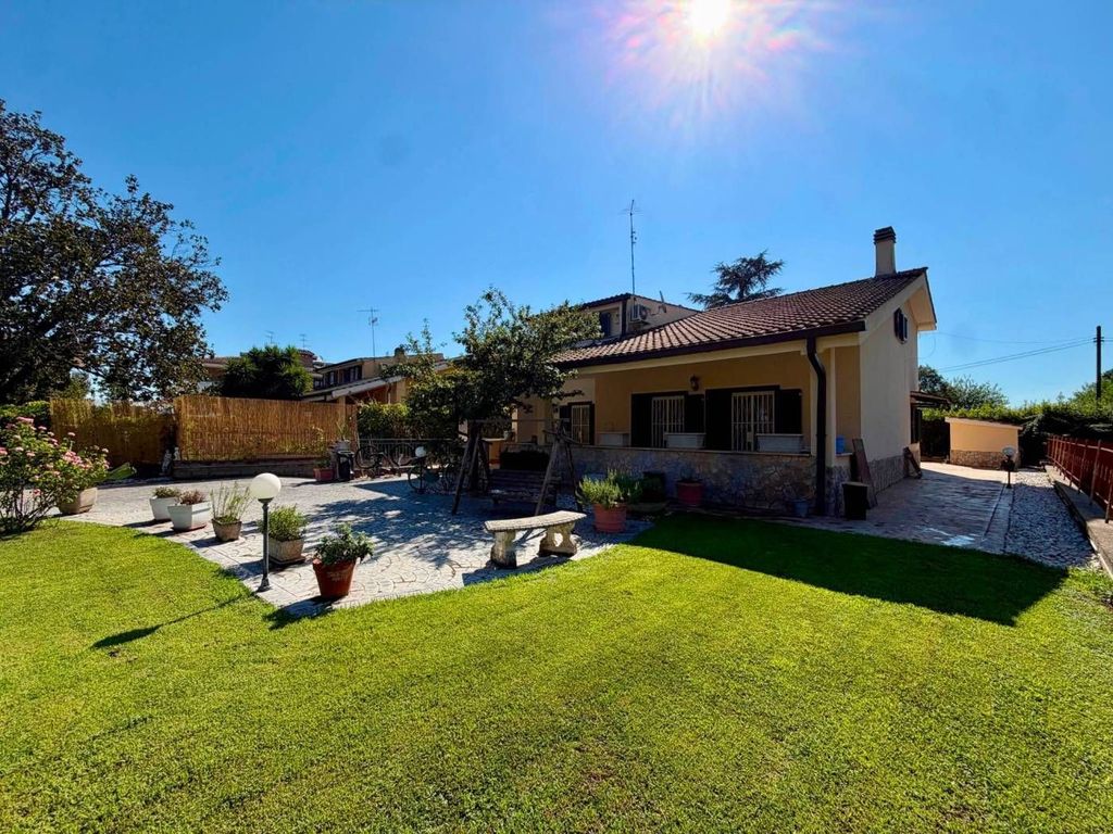 Maison de luxe à vendre à Rome, 789 000 €, Photo 1