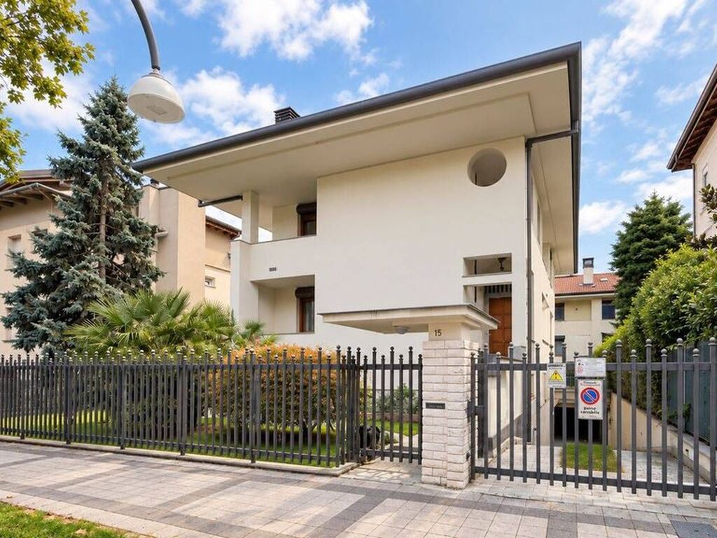Maison de luxe à vendre à Cusano, 1 600 000 €, Photo 1