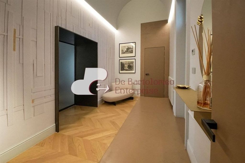 Luxury Apartment for sale in Bari, 10 €, Photo 2