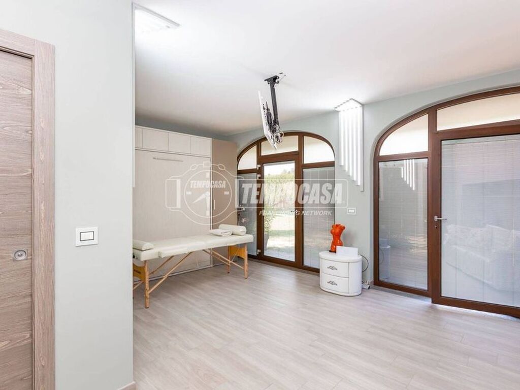 Luxury House for sale in Fossano, 750 000 €, Photo 3