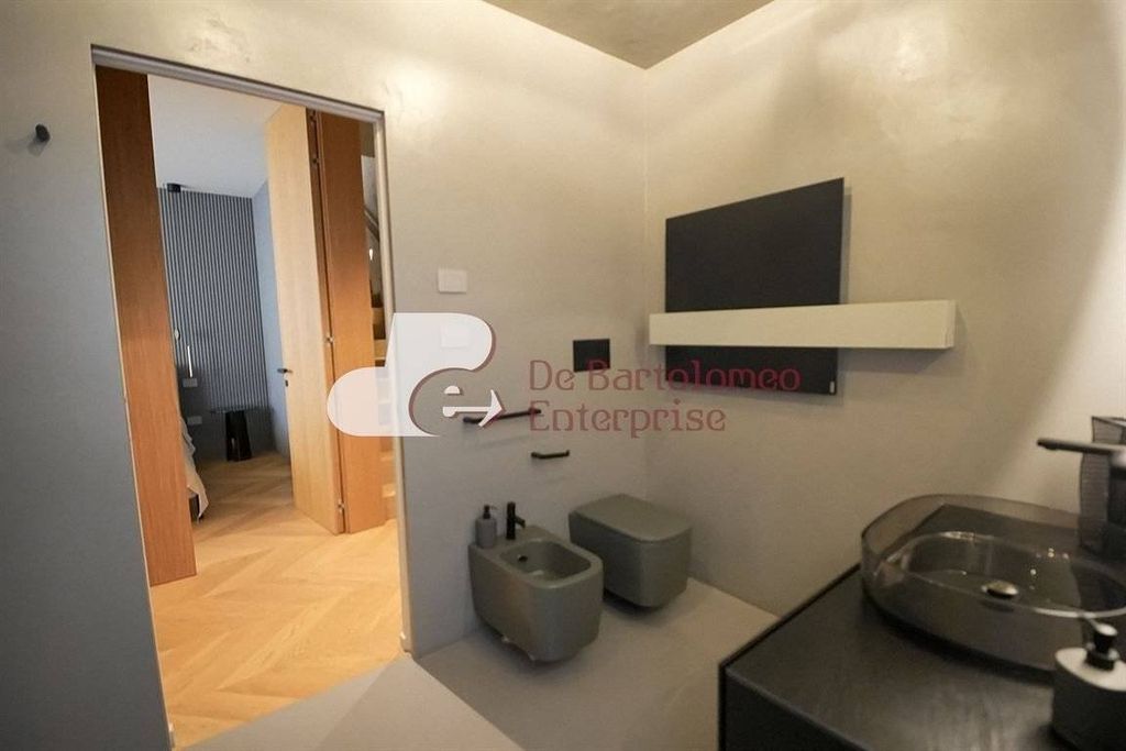 Luxury Apartment for sale in Bari, 10 €, Photo 7