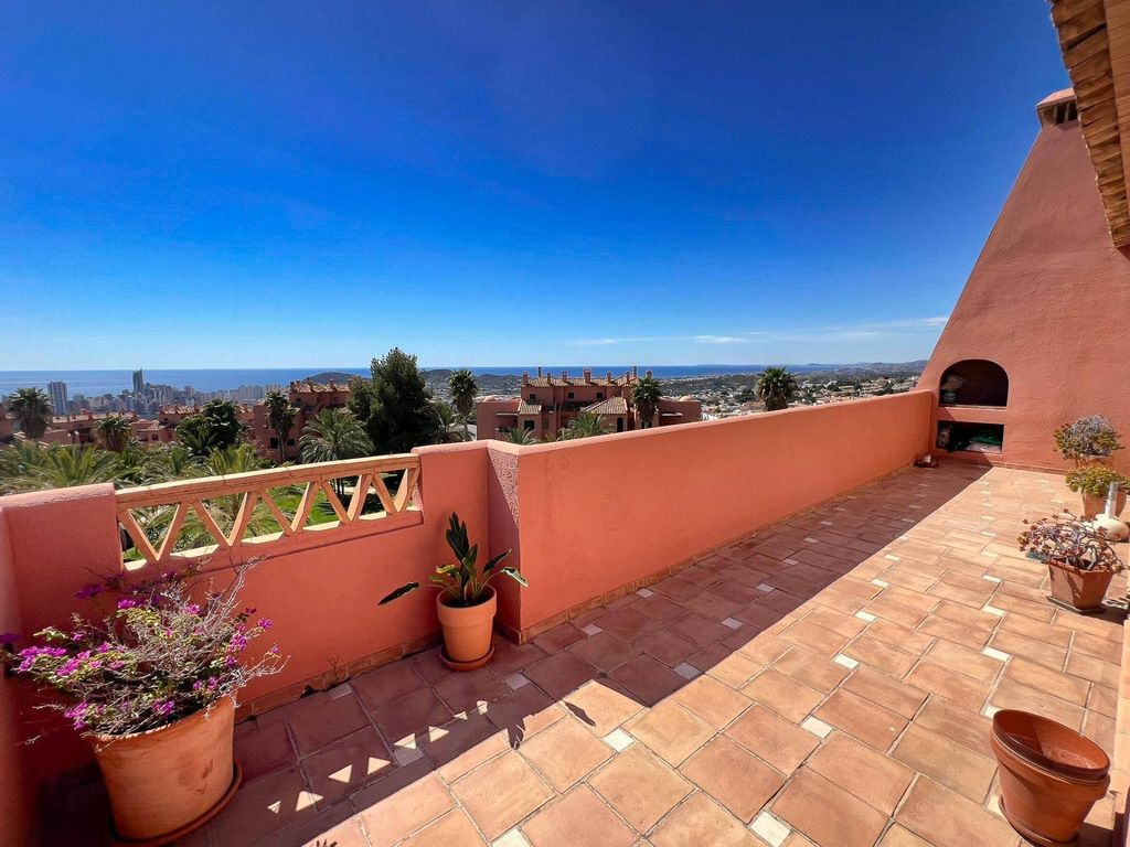 Luxury Apartment for sale in Benidorm, 449 000 €, Photo 1
