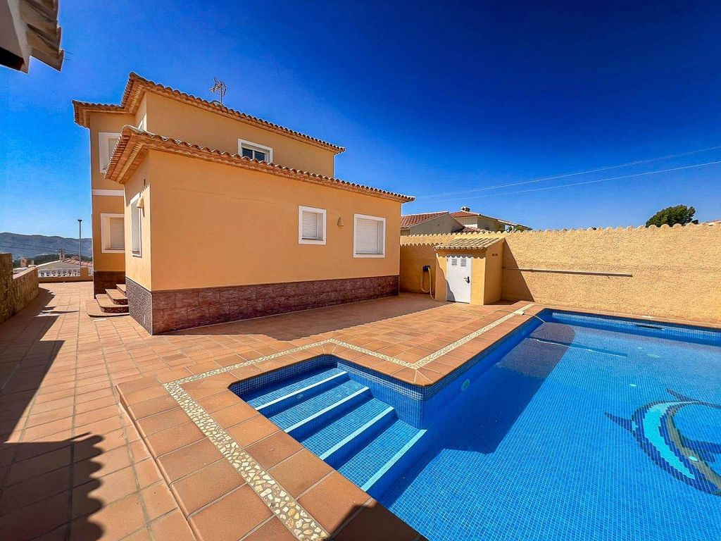 Luxury House for sale in L Alfàs Del Pi, 745 000 €, Photo 1