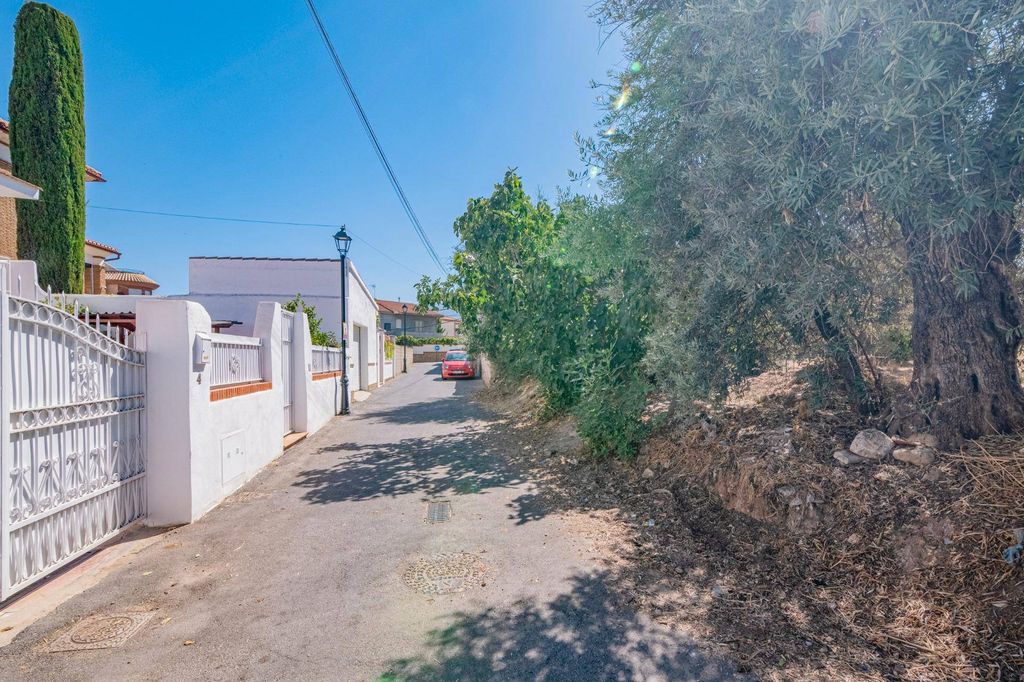 Luxury House for sale in Ogíjares, 423 000 €, Photo 2