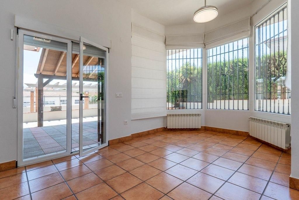 Maison de luxe à vendre à Otura, 419 000 €, Photo 2