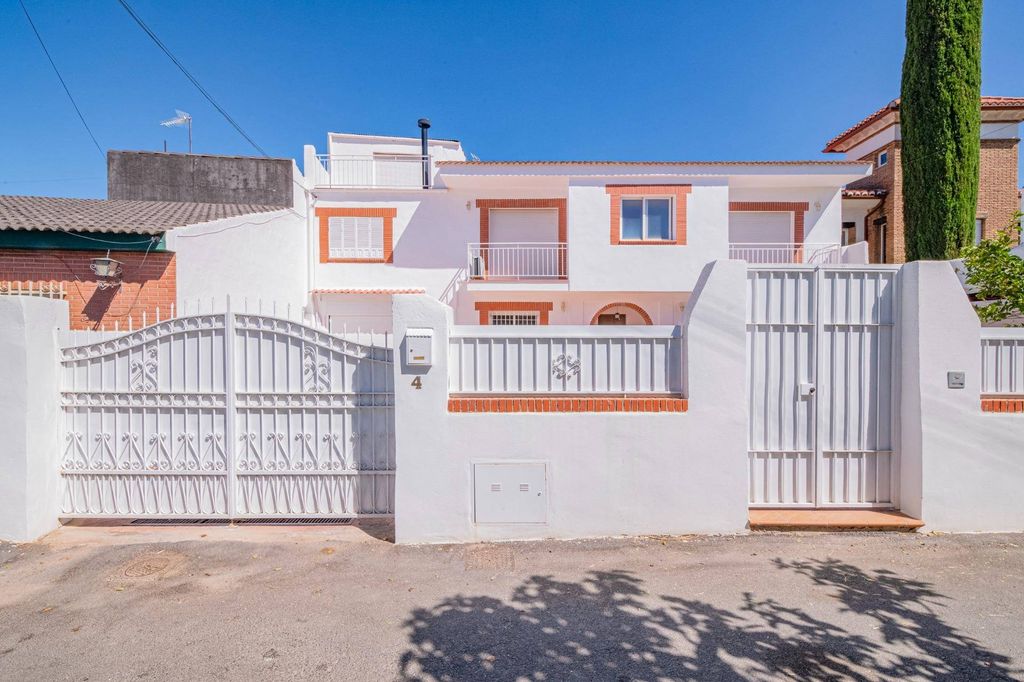Luxury House for sale in Ogíjares, 423 000 €, Photo 3