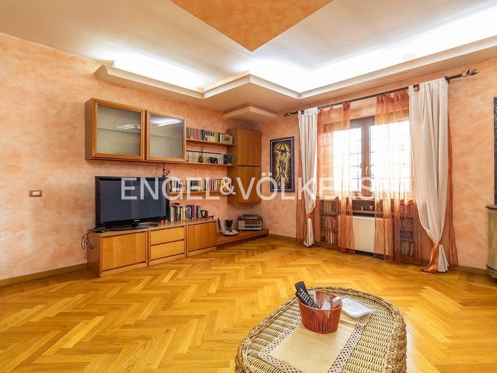 Maison de luxe à vendre à Rome, 435 000 €, Photo 2