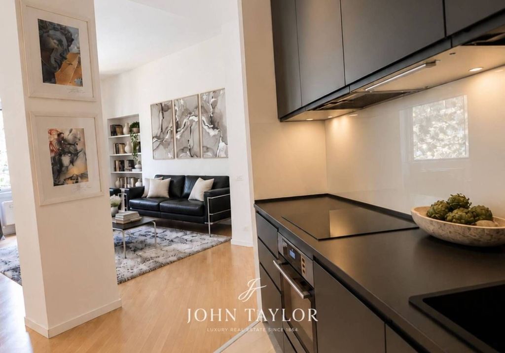 Luxury Apartment for sale in Milan, 1 200 000 €, Photo 4
