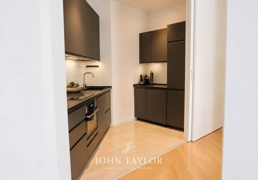 Luxury Apartment for sale in Milan, 1 200 000 €, Photo 5