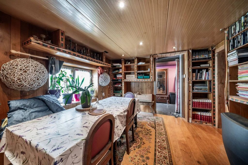 Maison de luxe à vendre à Somme-Leuze, 295 000 €, Photo 6