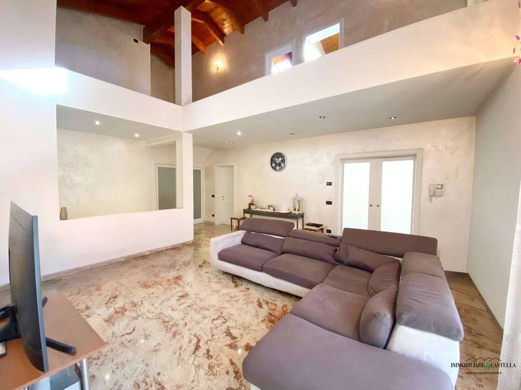 Maison de luxe à vendre à Quattro Castella, 650 000 €, Photo 1