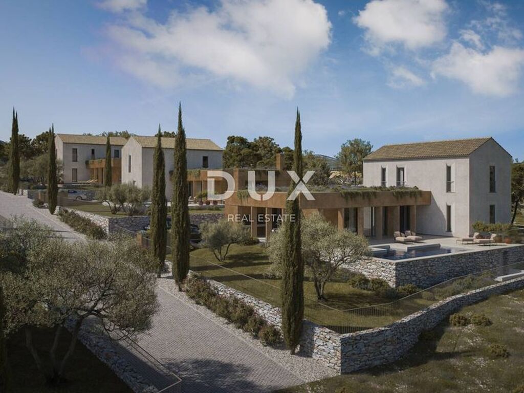 Luxury House for sale in Šibenik, 800 000 €, Photo 1