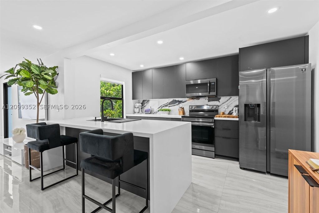 Maison de luxe à vendre à Fort Lauderdale, 674 986 €, Photo 1