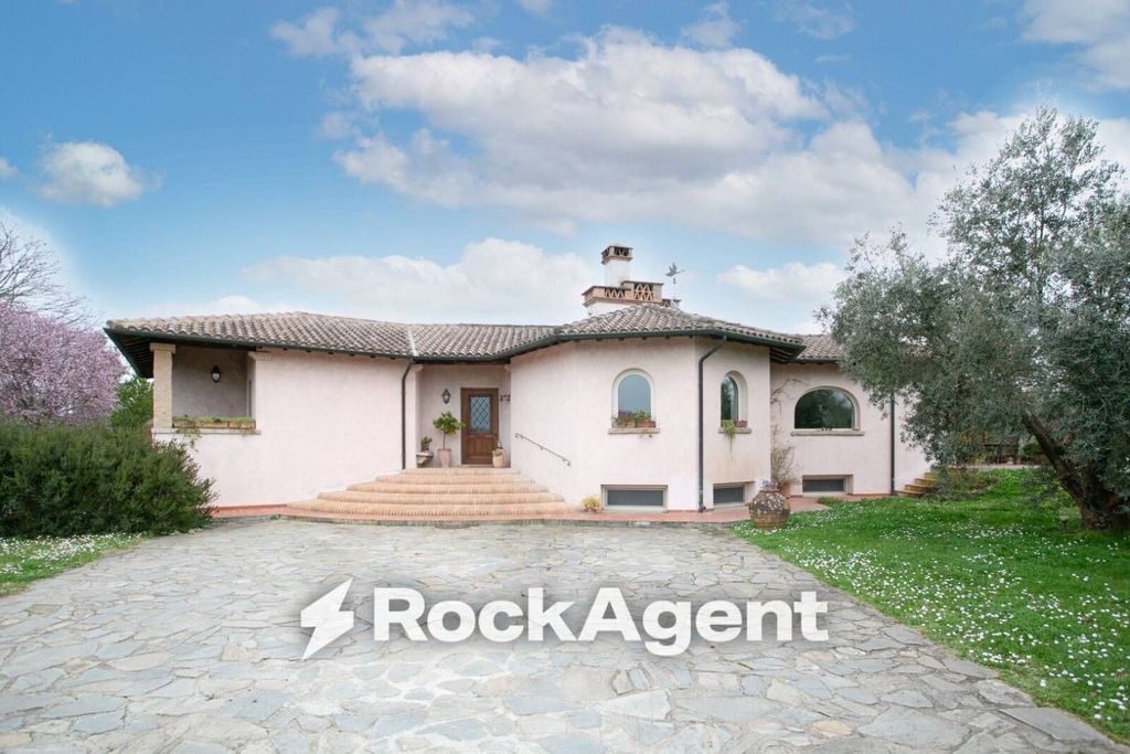 Maison de luxe à vendre à Canale Monterano, 550 000 €, Photo 2