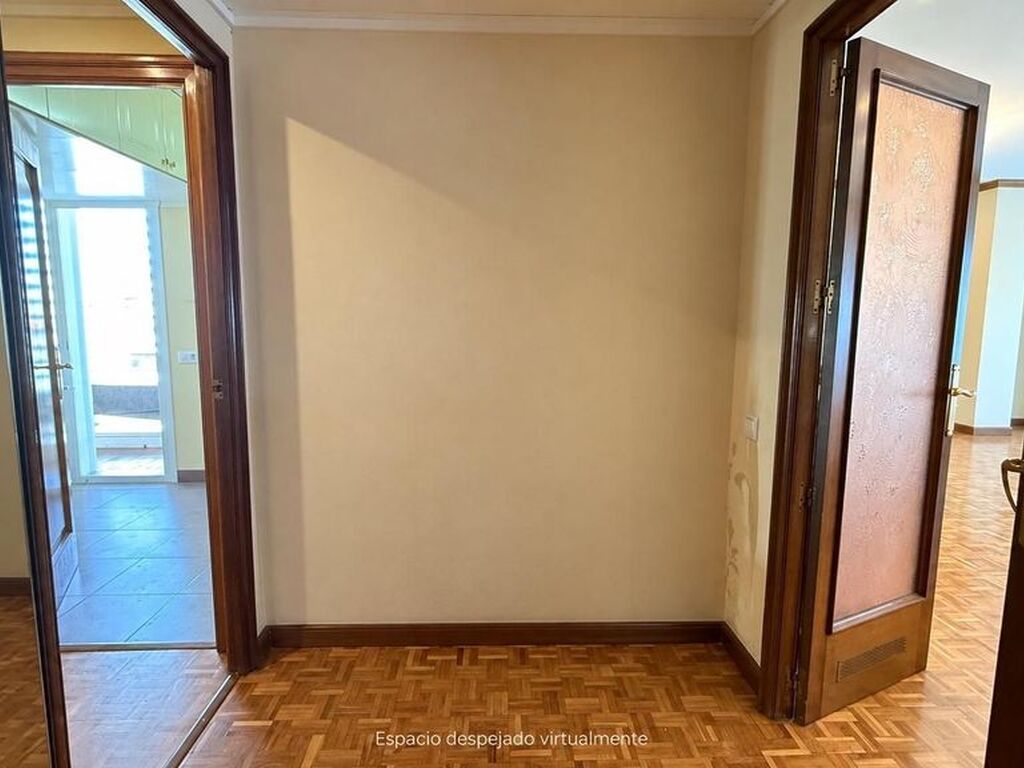 Luxury Apartment for sale in Barcelona, 945 000 €, Photo 5
