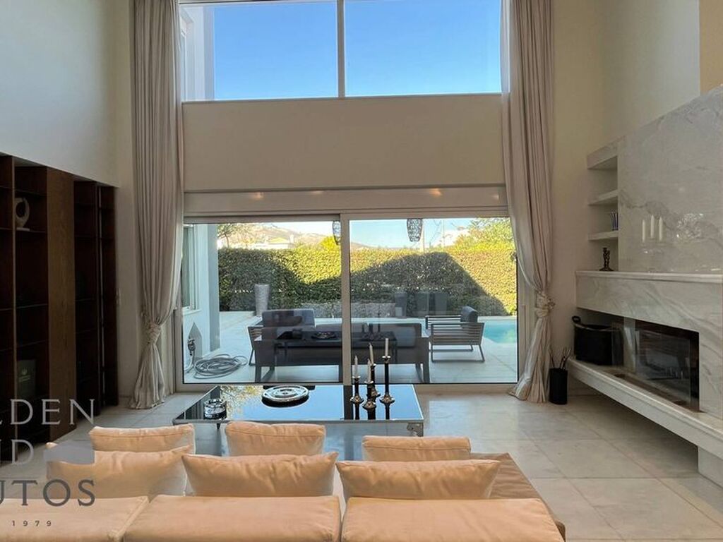 Luxury House for sale in Várkiza, 2 650 000 €, Photo 1
