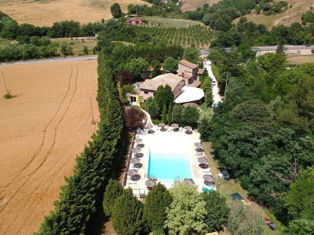 Maison de luxe à vendre à Cantiano, 3 500 000 €, Photo 1