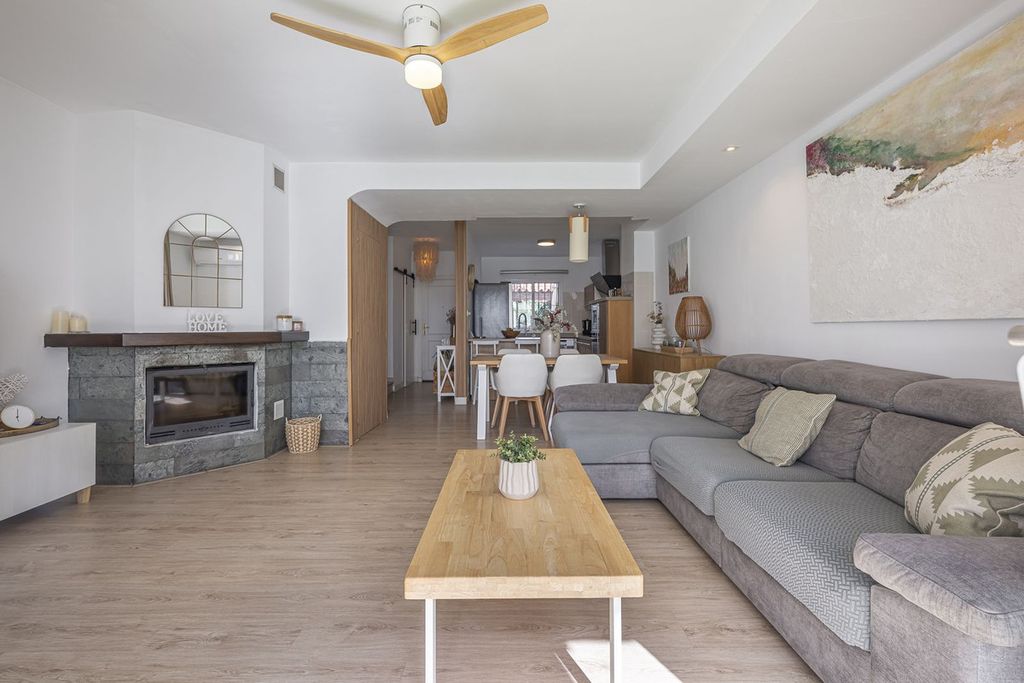 Maison de luxe à vendre à Marbella, 595 000 €, Photo 2