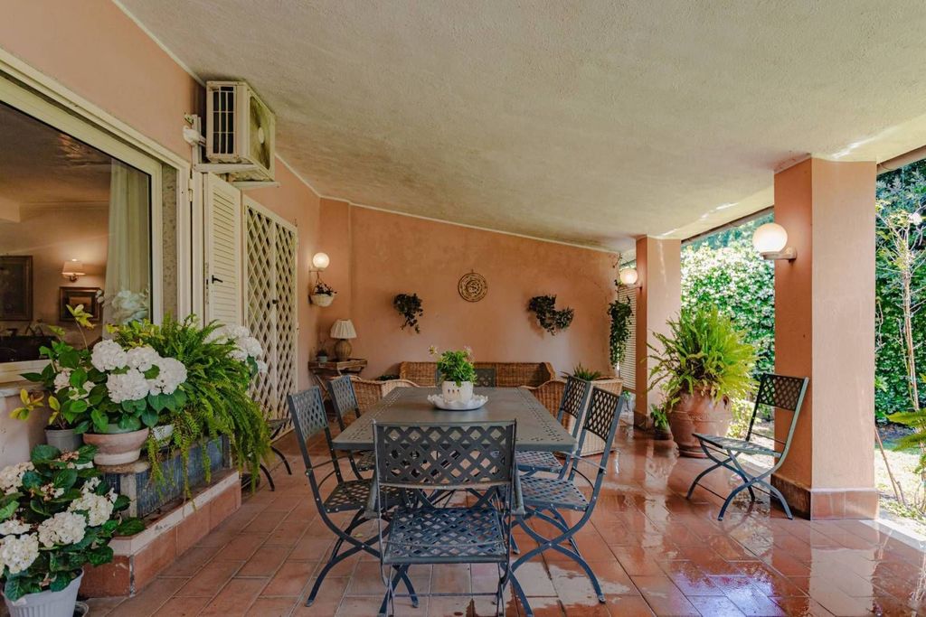 Luxury House for sale in Rome, 810 000 €, Photo 2