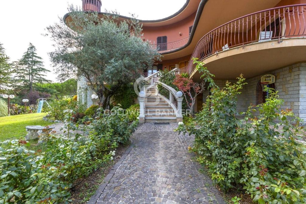 Maison de luxe à vendre à Petriano, 545 000 €, Photo 3