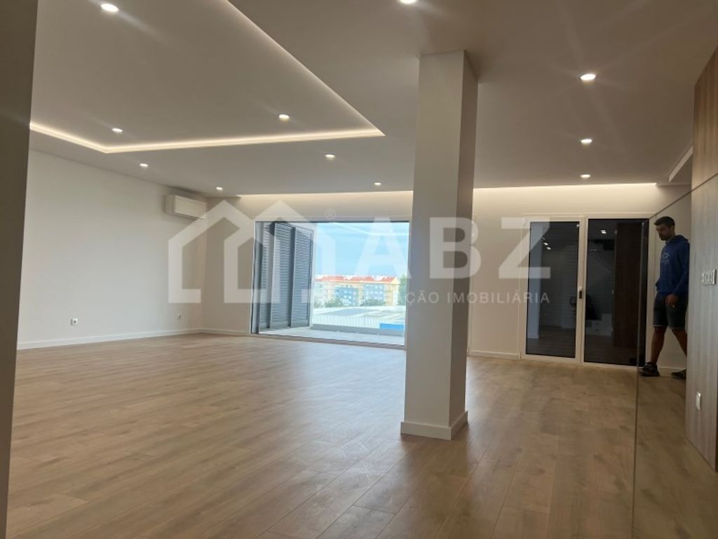 Luxury Apartment for sale in Montijo, 750 000 €, Photo 3