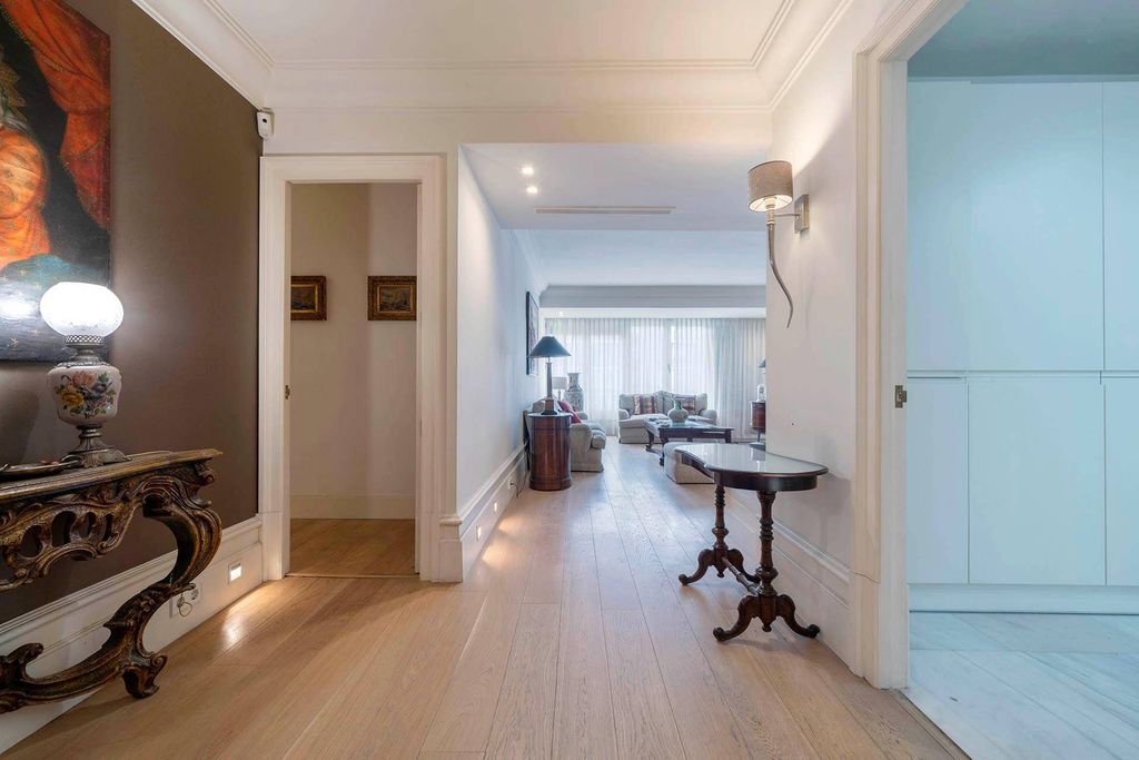 Luxury Apartment for sale in Madrid, 1 300 000 €, Photo 4
