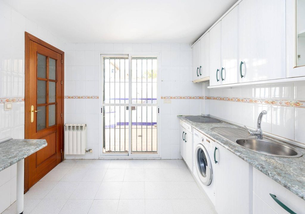 Luxury House for sale in Armilla, 400 000 €, Photo 4