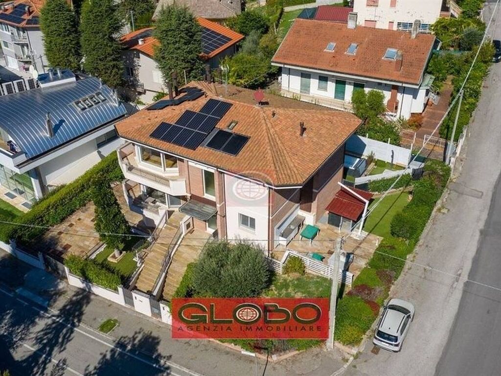 Luxury House for sale in Cesena, 670 000 €, Photo 2