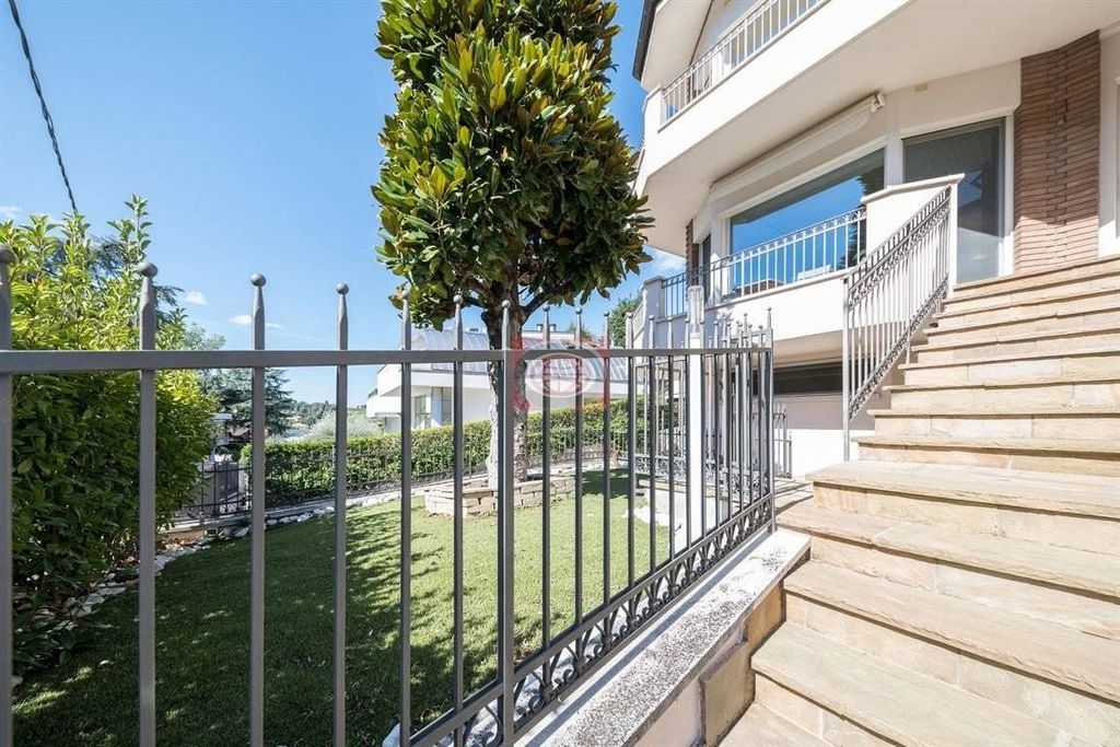 Luxury House for sale in Cesena, 670 000 €, Photo 5