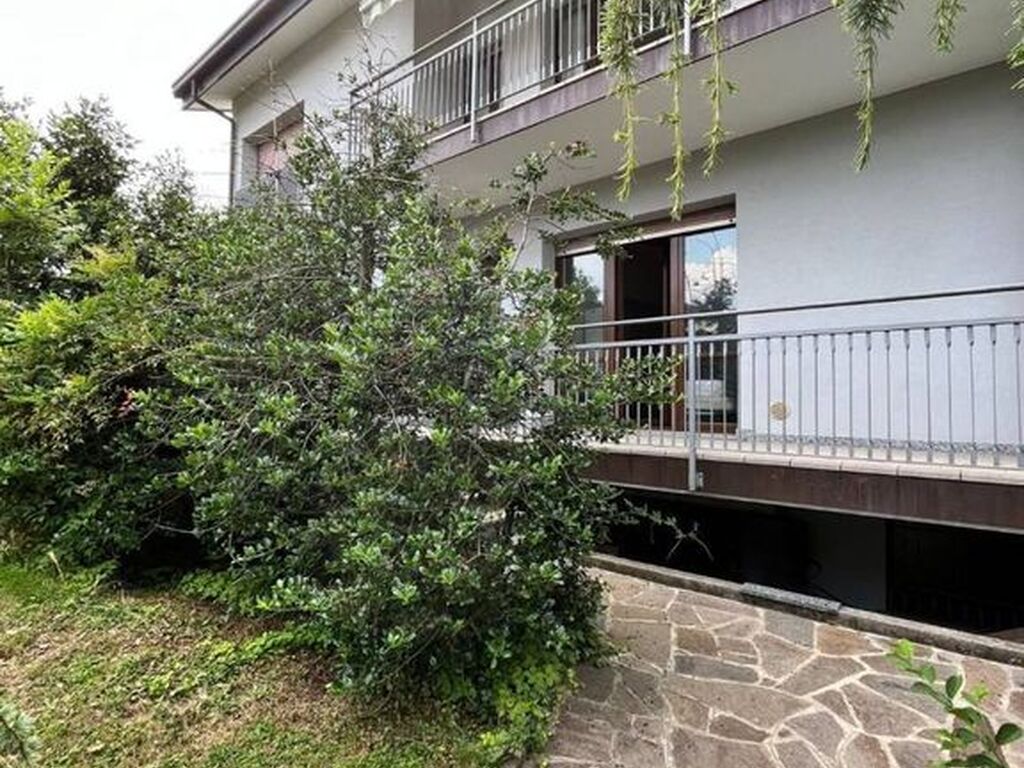 Luxury House for sale in Mariano Comense, 690 000 €, Photo 3