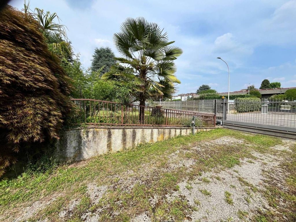 Luxury House for sale in Mariano Comense, 690 000 €, Photo 5