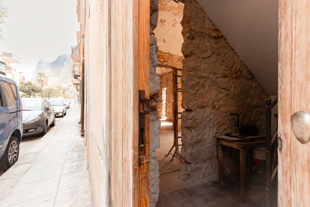Luxury House for sale in Palermo, 595 000 €, Photo 7