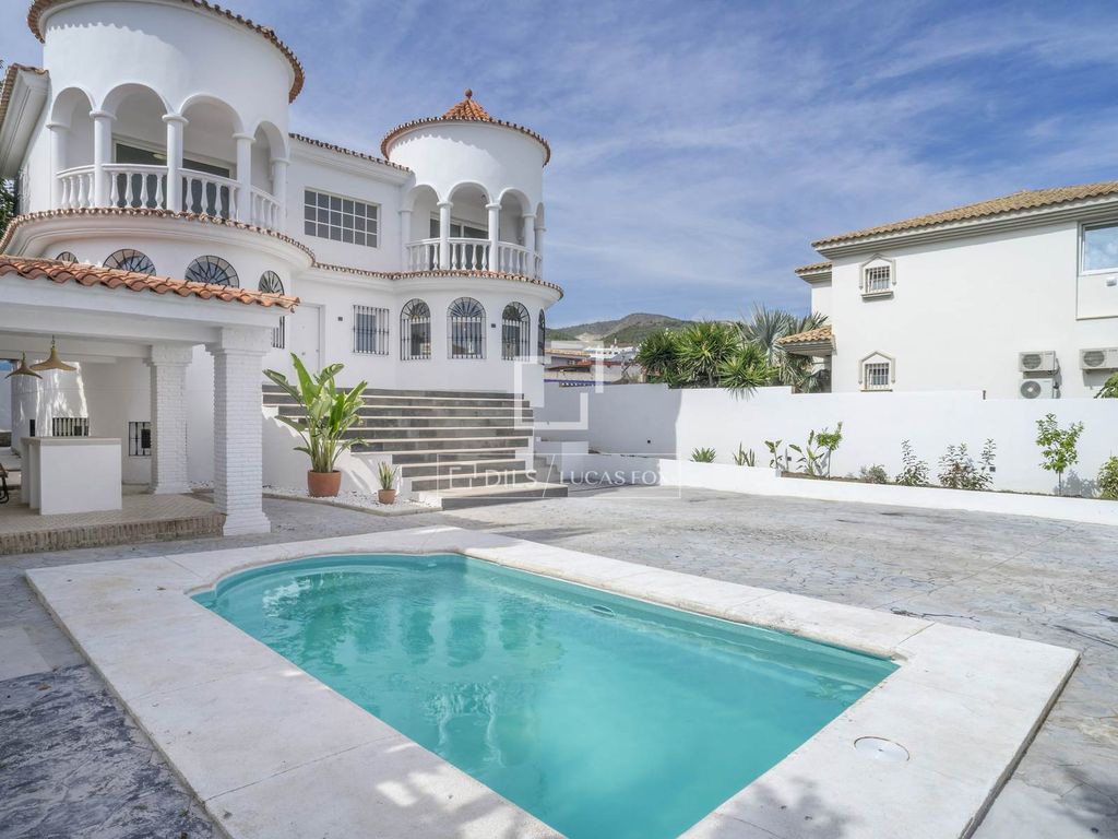 Luxury House for sale in Benalmádena, 950 000 €, Photo 1