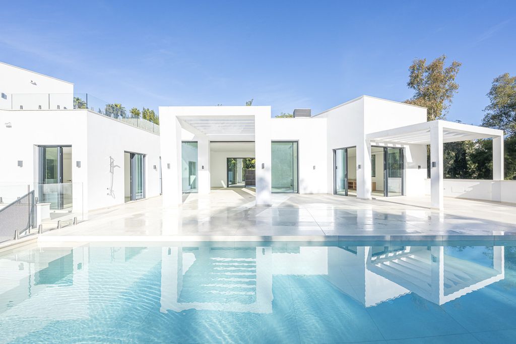 Luxury House for sale in Sotogrande, 3 350 000 €, Photo 1