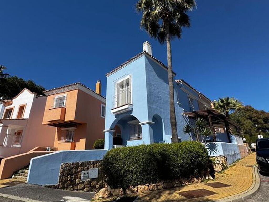Maison de luxe à vendre à Nueva Andalucia, 650 000 €, Photo 1