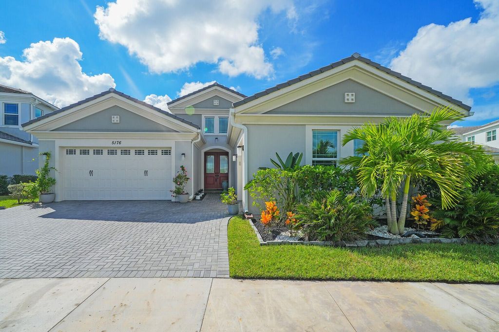Luxury House for sale in Loxahatchee Groves, 801 771 €, Photo 1