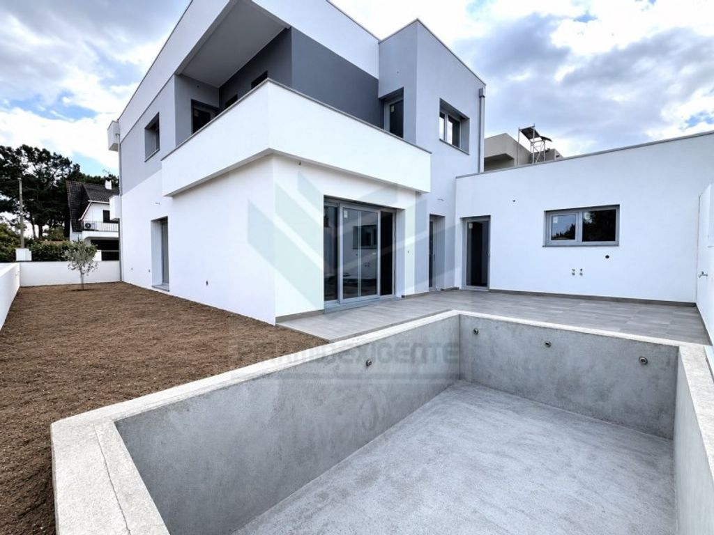 Maison de luxe à vendre à Seixal, 690 000 €, Photo 1