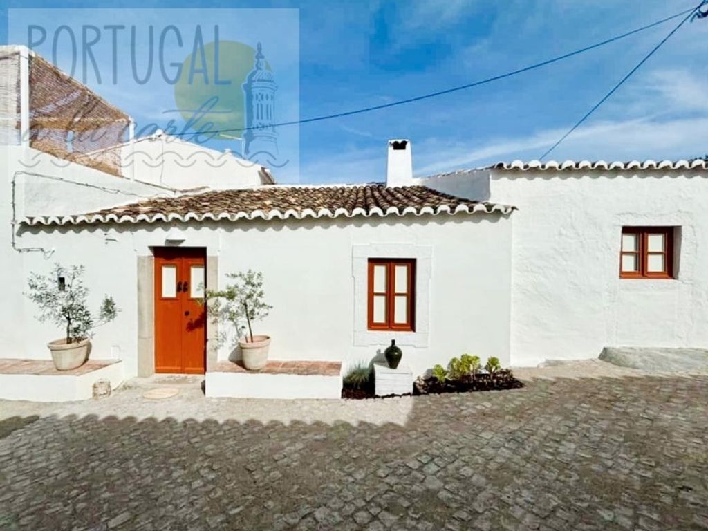 Luxury House for sale in Faro, 880 000 €, Photo 1