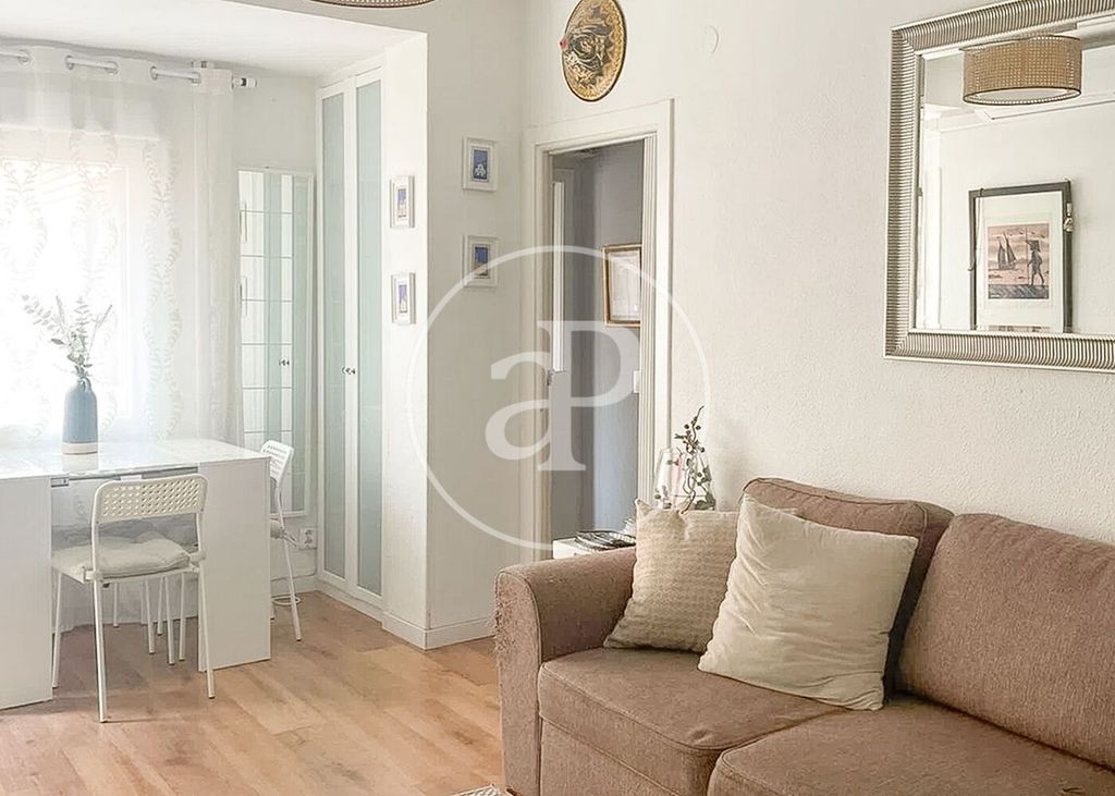 Luxury Apartment for sale in Madrid, 590 000 €, Photo 1
