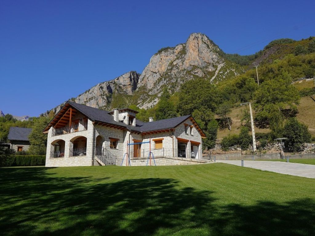 Maison de luxe à vendre à Bielsa, 980 000 €, Photo 1