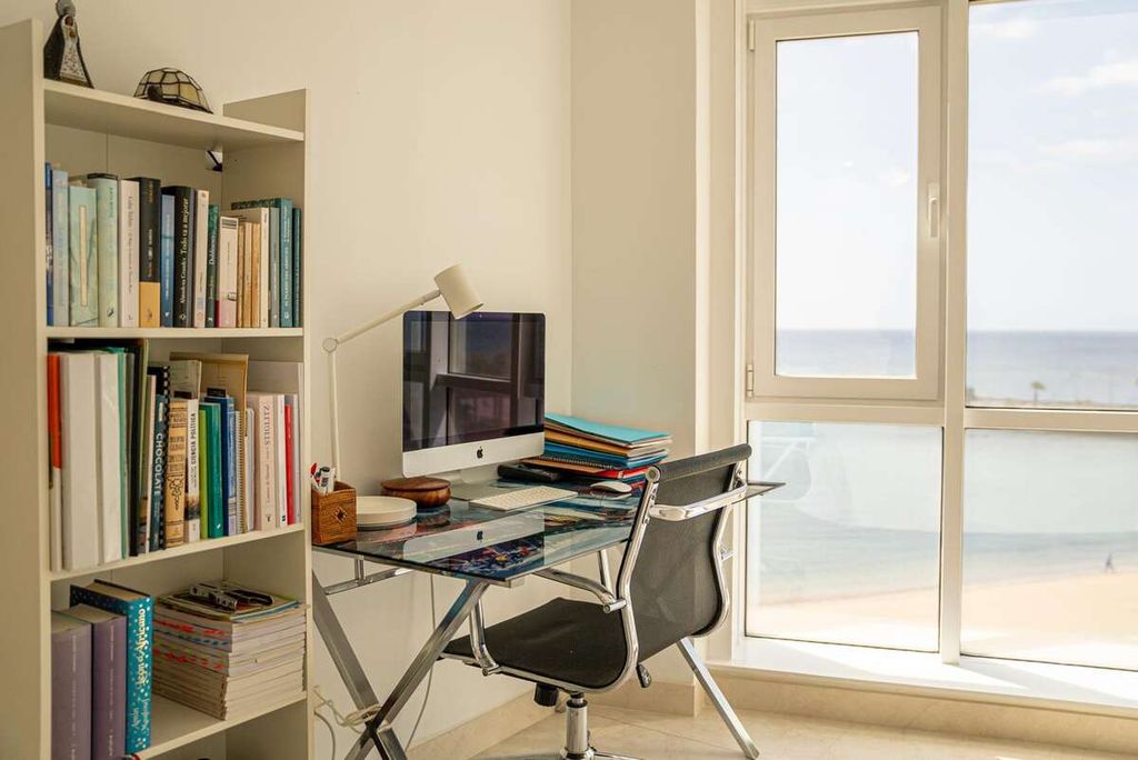 Luxury Apartment for sale in Arrecife, 695 000 €, Photo 3