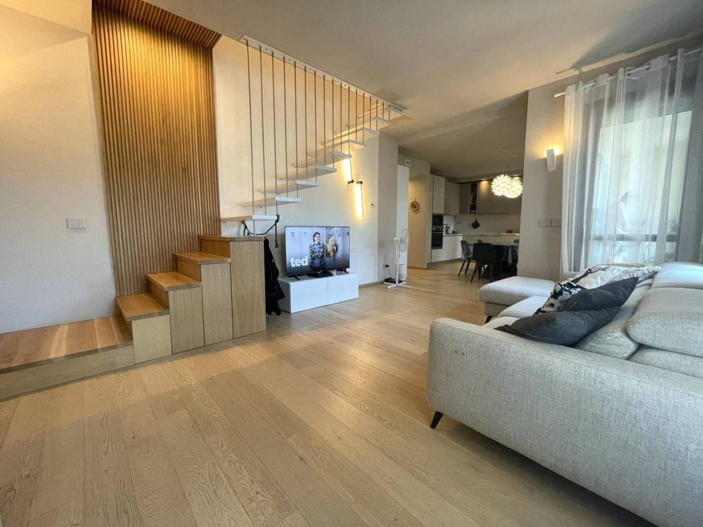 Luxury Apartment for sale in Sesto Fiorentino, 450 000 €, Photo 3